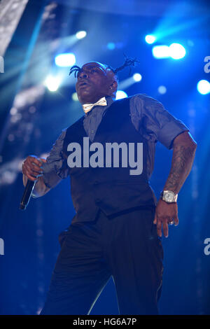 Miami, FL, USA. 31st Dec, 2017. Coolio performs during Pitbull's New Year's Revolution at Bayfront Park on December 31, 2016 in Miami, Florida. © Mpi10/Media Punch/Alamy Live News Stock Photo