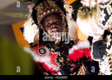 Bilbao, Spain. 5th January, 2017. A young man disguised during the traditional Cavalcade of Magi, a traditional parade of three kings through the streets the day preceding the feast of Epiphany, as their page boys throw candies to children, at San Mames Stadium on January 5, 2017 in Bilbao, Spain. When the night comes the children must go to bed early after cleaning their shoes and the following morning they have the gifts of the Magi that they have requested before in a letter. ©David Gato/Alamy Live News Stock Photo