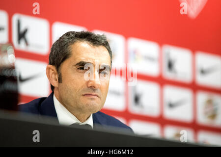 Bilbao, Spain. 5th January, 2017. Ernesto Valverde (Coach, Athletic Club) during the press conference of football match of Round of 16 of Spanish King’s Cup between Athletic Club and FC Barcelona at San Mames Stadium on January 5, 2017 in Bilbao, Spain. ©David Gato/Alamy Live News Stock Photo