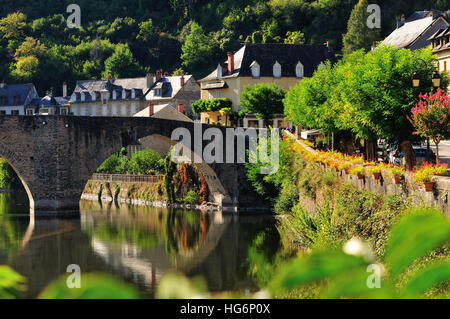Gothic bridge over the river Lot at Estaign, France Stock Photo
