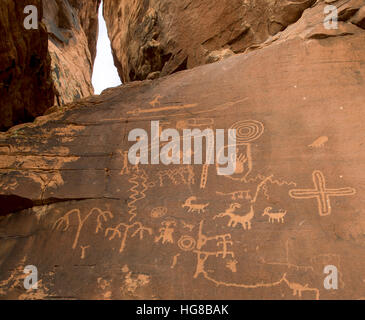 Native American petroglyphs by Anasazi, Atlatl Rock, Valley of Fire, Nevada, USA