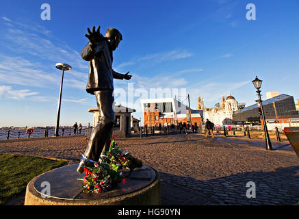 Statue of the legendary British singer Billy Fury by sculptor Tom Murphy, at the Albert Dock, Liverpool Stock Photo