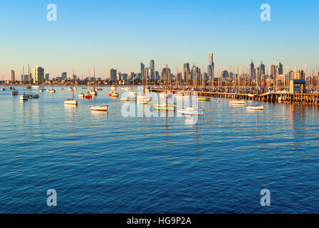 Melbourne skyline from St Kilda at sunset (Victoria, Australia) Stock Photo