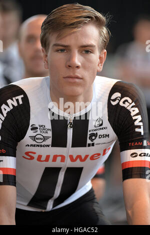 Greven, Germany. 5th Jan, 2017. The Dutch cyclist Nils Eekhoff presents himself in front of special guests at the Muenster-Osnabrueck airport in Greven, Germany, 5 January 2017. The professional cyclist is part of the team Sunweb located at Deventer in the Netherlands. It is licenced as a UCI WorldTeam Photo: Michael Bahlo/dpa/Alamy Live News Stock Photo