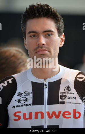 Greven, Germany. 5th Jan, 2017. The Dutch cyclist Tom Dumoulin presents himself in front of special guests at the Muenster-Osnabrueck airport in Greven, Germany, 5 January 2017. The professional cyclist is part of the team Sunweb located at Deventer in the Netherlands. It is licenced as a UCI WorldTeam. Photo: Michael Bahlo/dpa/Alamy Live News Stock Photo