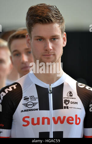 Greven, Germany. 5th Jan, 2017. The Dutch cyclist Lennard Hofstede presents himself in front of special guests at the Muenster-Osnabrueck airport in Greven, Germany, 5 January 2017. The professional cyclist is part of the team Sunweb located at Deventer in the Netherlands. It is licenced as a UCI WorldTeam. Photo: Michael Bahlo/dpa/Alamy Live News Stock Photo