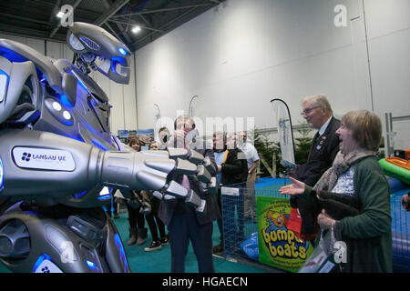 London, UK. 6th Jan, 2017. Titan the robot provides amusing entertainment for visitors at the 2017 London Boat show © amer ghazzal/Alamy Live News Stock Photo