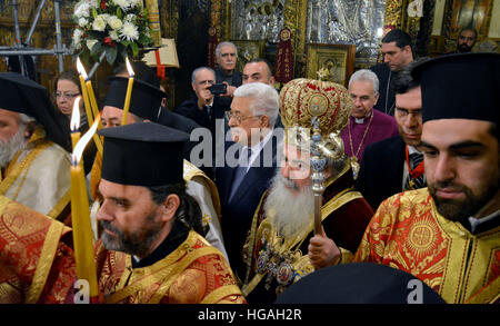 Bethlehem, Palestine. January 7th 2017: Greek Orthodox Patriarch Theophilos III at Christmas Midnight Mass at the Church of Nativity in Bethlehem © Ognjen Stevanovic/Alamy Live News Stock Photo