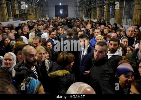 Bethlehem, Palestine. January 7th 2017: Orthodox Christmas Midnight Mass at the Church of Nativity in Bethlehem © Ognjen Stevanovic/Alamy Live News Stock Photo