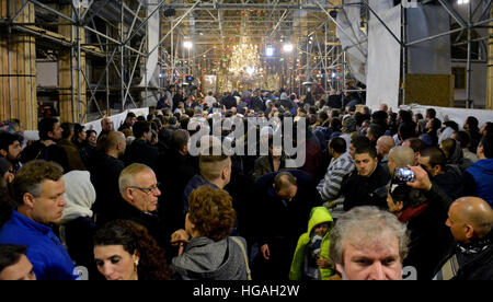 Bethlehem, Palestine. January 7th 2017: Orthodox Christmas Midnight Mass at the Church of Nativity in Bethlehem © Ognjen Stevanovic/Alamy Live News Stock Photo