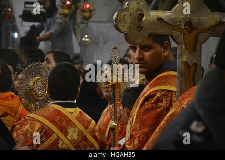 Bethlehem, Palestine. January 7th 2017: Orthodox Christmas Midnight Mass at the Church of Nativity in Bethlehem © Ognjen Stevanovic/Alamy Live News Stock Photo