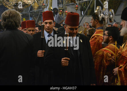 Bethlehem, Palestine. January 7th 2017: Orthodox Christmas Midnight Mass at the Church of Nativity in Bethlehem © Ognjen Stevanovic/Alamy Live News Stock Photo