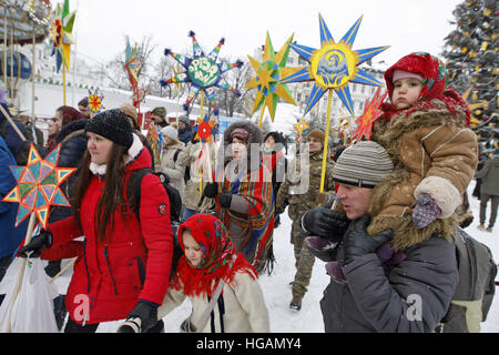 Kiev, Ukraine. 7th Jan, 2017. Ukrainians wearing traditional folk