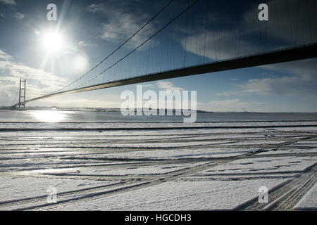 snow, humber bridge, Hessle East yorkshire Stock Photo