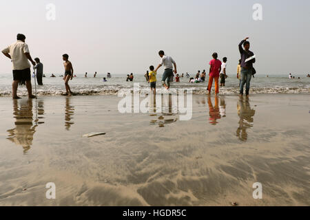 Juhu Beach in Mumbai Stock Photo - Alamy