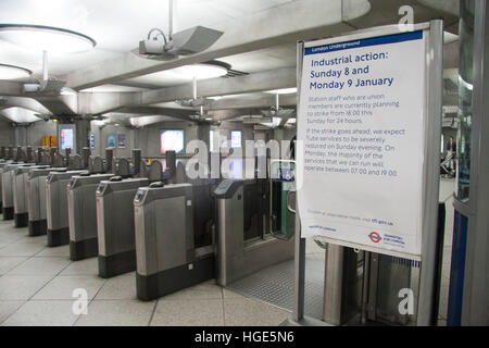 London,UK. 8th January 2017. A sign at Westminster station announces planned industrial action after London Underground staff voted to begin a 48 hour walkout supported by RMT and TSSA unions over ticket hall closures and job losses Credit: amer ghazzal/Alamy Live News Stock Photo