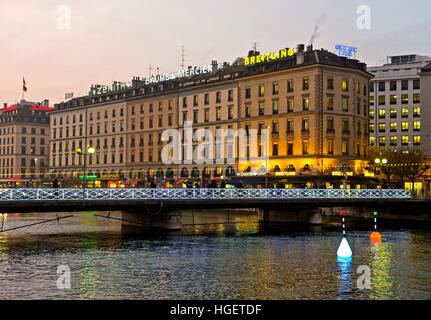 Evening time at Quai des Bergues at Lake Geneva in the centre of Geneva, Switzerland Stock Photo