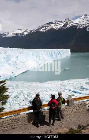 Perito Moreno Glacier on Lago Argentino, El Calafate, Parque Nacional Los Glaciares, Patagonia, Argentina, South America Stock Photo