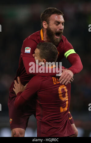 Rome, Italy. Roma versus Cagliari during the 2017 football series. Dzeko score the gol and celebrates. Credit: marco iacobucci/Alamy Live News Stock Photo