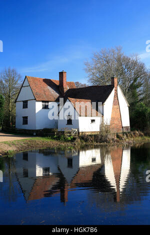 Willy Lotts Cottage, river Stour, Flatford Mill, Suffolk County, England Stock Photo