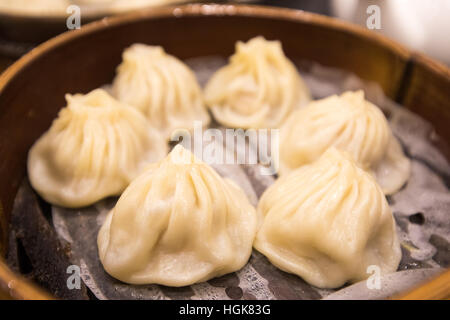 Xiaolongbao, soup dumplings, Nanxiang Steamed Bun Restaurant, Yuyuan Garden, Shanghai, China Stock Photo