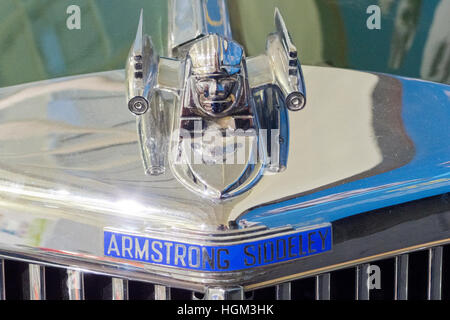 Armstrong Siddeley 1955 345 Sapphire Car Chrome Radiator Grille and Sphinx Mascot, UK Stock Photo