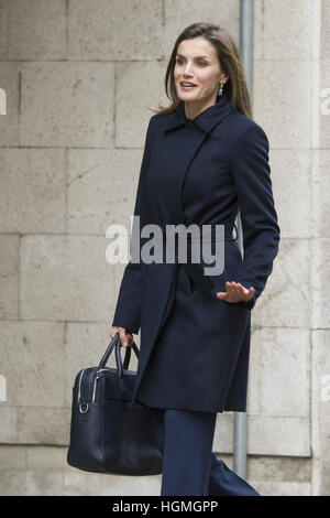 Madrid, Spain. 10th Jan, 2017. Queen of Spain Letizia Ortiz attends a meeting with the board of the Spanish Association Against Cancer on January 10, 2017 in Madrid, Spain. | Verwendung weltweit © dpa/Alamy Live News Stock Photo