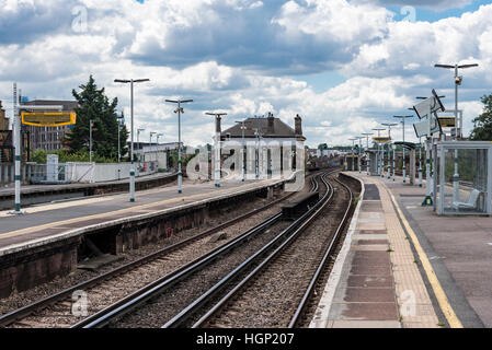 On the platform of Battersea Park Railway Station looking south Stock Photo