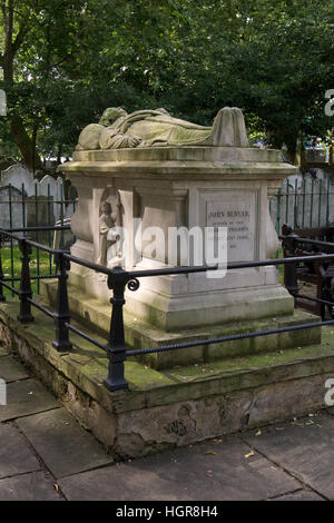 Tomb of John Bunyan, author of 'The Pilgrim's Progress' at Bunhill Fields burial ground, London Stock Photo