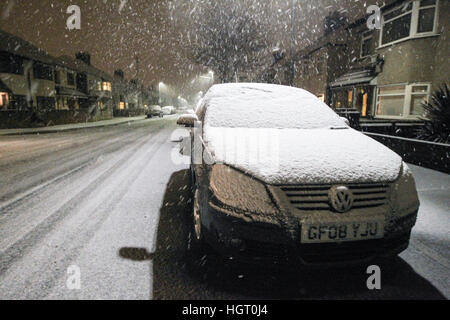 London, UK. 12th Jan, 2017. A car is covered in snow during a London snow storm on the 12th January 2017. © James Chance/Alamy Live News Stock Photo