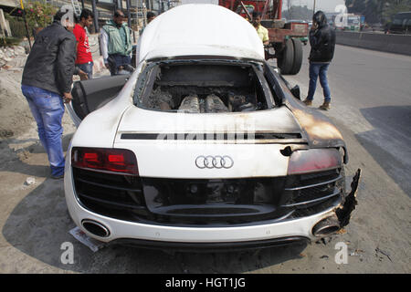 Dhaka, Bangladesh. 13th Jan, 2017. An Audi R8 engulfed in flames on the ...