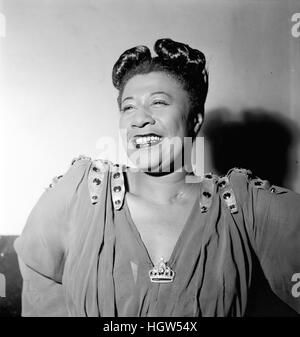 ELLA FITZGERALD (1917-1996) US jazz singer in November 1946. Photo: William Gottlieb Stock Photo