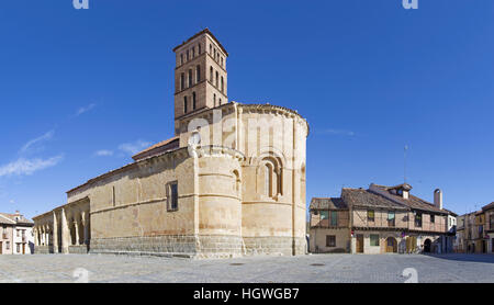 Segovia - The Romanesque church Iglesia de San Lorenzo and the square with the same name. Stock Photo