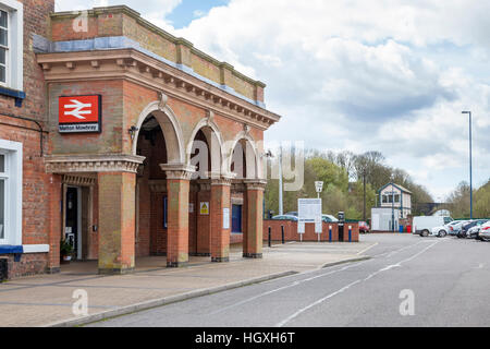 Entrance and car park at Melton Mowbray Railway Station, Melton Mowbray, Leicestershire, England, UK Stock Photo