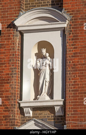 London, Southwark   A Madonna and Child sculpture at Notre Dame RC Girls' High School in St George's Road Stock Photo