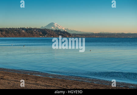 A view of Mount Rainier across the Puget Sound Stock Photo - Alamy