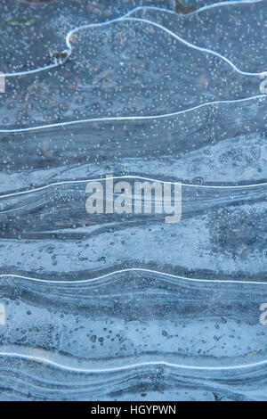 Windsor, UK. 13th January, 2017. Patterns in the ice in Windsor in Berkshire. Credit: Mark Kerrison/Alamy Live News Stock Photo