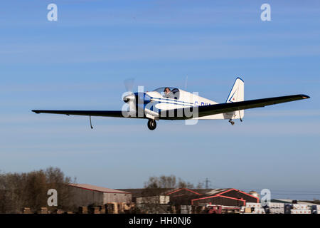 Fournier RF3 Avion Planeur G-BIIA in flight taking-off from Breighton Airfield Stock Photo