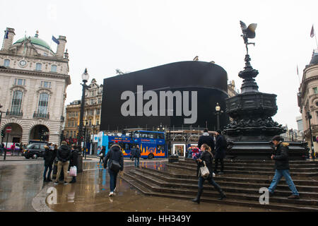 London, UK. 16th January 2017. The billboard lights at Piccadilly Circus have been switched off for renovations and will stay off until autumn. Michael Tubi / Alamy Live News Credit: Michael Tubi/Alamy Live News Stock Photo