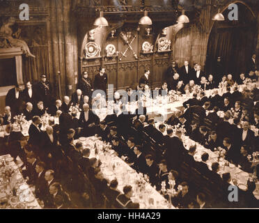 Feb 23rd The Guildhall where a lunch was hosted and attended by Winston Churchill. Graf Spee London Victory Parade 23.2.1940 Stock Photo