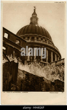 Bomb damage in London - St Paul's Cathedral Dome Stock Photo