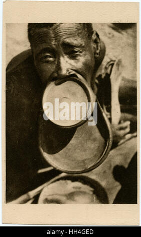 Kyabe, Chad, Africa - Sara Man with enormous lip plates Stock Photo