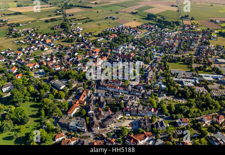 Center with the Catholic parish church St.Martin, Bad Lippspringe, Teutoburg Forest in Teutoburg Forest / Egge Hills Nature Park Stock Photo