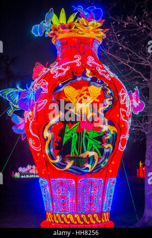 London, UK. 17th Jan, 2017. The Magical Lantern Festival gardens at Chiswick House from January 19 until February 26. The gardens are hosting the show which celebrates the Chinese New Year. 2017 is the year of the Rooster. Spread out over 65 acres of the Chiswick House site, there are more than 50 illuminated lanterns. London 17 Jan 2017 Credit: Guy Bell/Alamy Live News Stock Photo