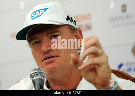 Singapore. 18th Jan, 2017. South African golfer Ernie Els speaks during the Singapore Open golf tournament pre-competition press conference in Singapore, Jan. 18, 2017. The Singapore Open will be held at Singapore's Sentosa Golf Club from Jan. 19 to Jan. 22. Credit: Then Chih Wey/Xinhua/Alamy Live News Stock Photo