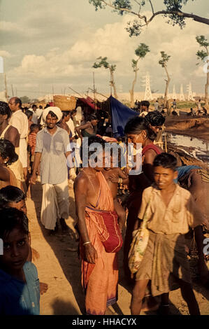 Markt in einem Dorf in der Nähe von Neyveli, Tamil Nadu, 1962.  In Neyveli entstand eine Fabrik mit Mitteln der Entwicklungshilfe. Stock Photo
