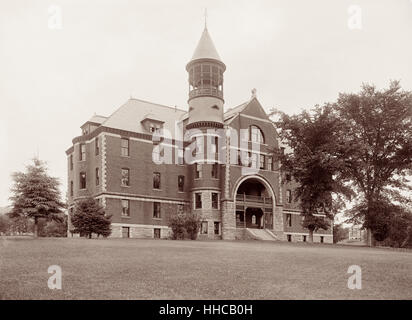 Marquand Hall at Northfield Seminary, a school for young women, founded by renowned 19th-century evangelist D.L. Moody in East Northfield, Massachusetts. (Photo by Detroit Publishing Co. between 1900 and 1906.) Stock Photo