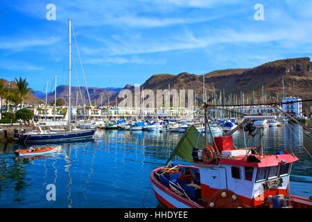 Fishing Harbour Fishing People in Puerto Lopez, Ecuador,Fishing boats ...