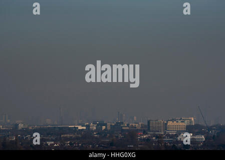 London, UK. 19th Jan, 2017. A thick layer of 'toxic' smog is seen hanging over central London, blown in from continental Europe, as seen from Northala Fields in west London. Following the announcement by the Mayor of London of a red alert of the arrival of toxic air, Londoners have been urged to protect their health. Credit: Stephen Chung/Alamy Live News Stock Photo