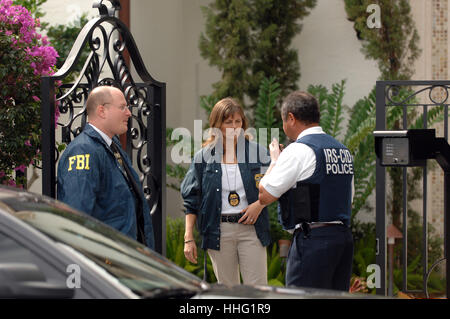 November 9, 2009 - Ft. Lauderdale, FL - Florida, USA - United States - (CAV) ROTHSTEIN1109A.CAV - FBI and IRS agents on the scene in front of Scott Rothstein's Ft. Lauderdale home, Monday, Nov. 9, 2009. Joe Cavaretta, Sun Sentinel.- Original Credit: Sun Sentinel.- Original Source: Sun Sentinel  (Credit Image: © Sun-Sentinel via ZUMA Wire) Stock Photo